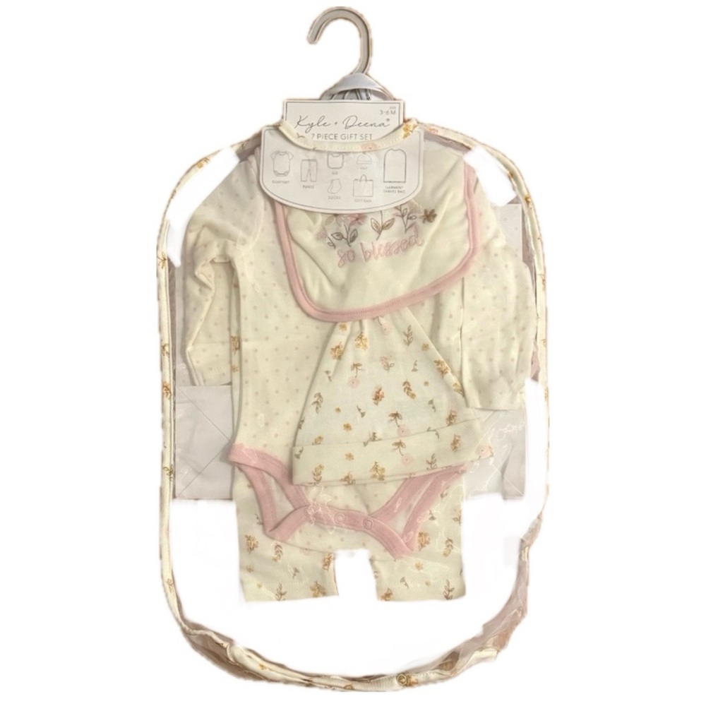 Kyle & Deena 7 Piece Baby Girl Gift Set